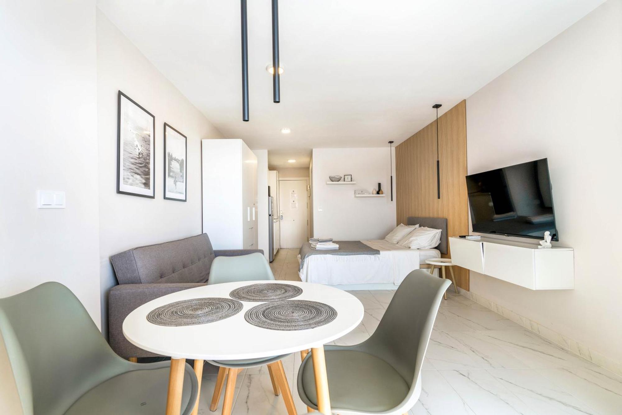 Modern Studio Apartment With Sea Views 5 Min From The Beach Sitio de Calahonda Buitenkant foto